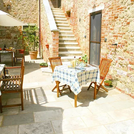 Vintage With Pool In Holiday home *