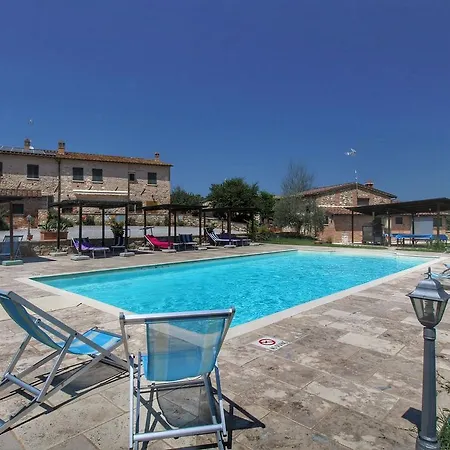 Vintage With Pool In Holiday home